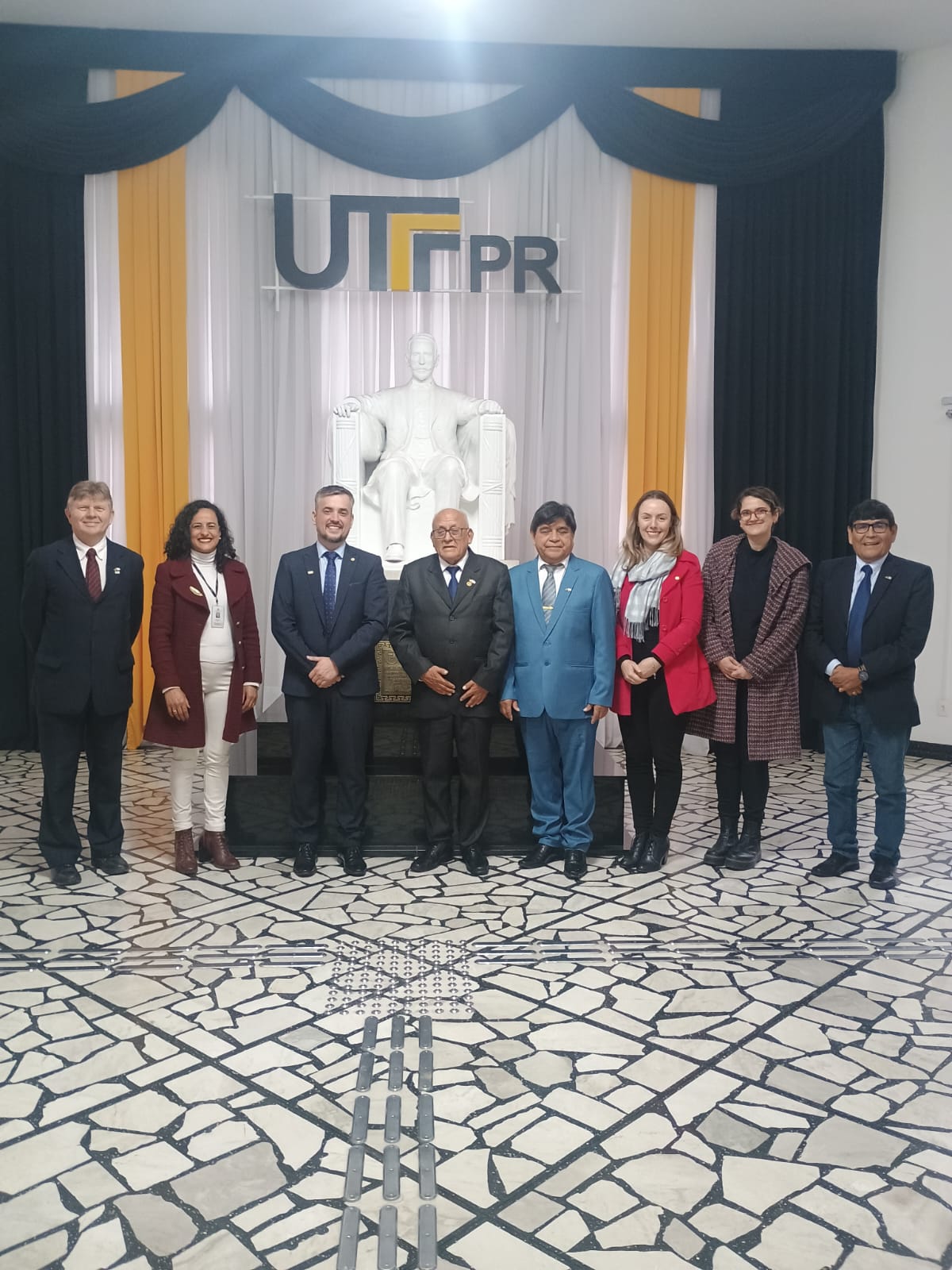 UNP suscribe convenio específico con la Universidad Federal de Paraná – UFPR (Brasil)